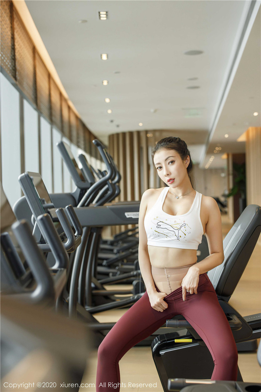 運動女神熱辣身材誘惑難以抵擋