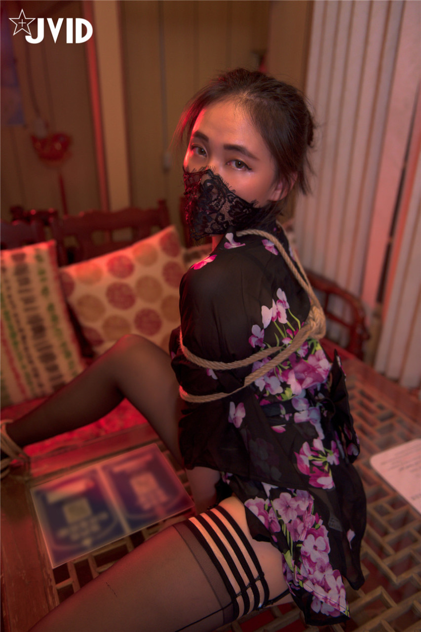 黑絲美女捆綁調教2