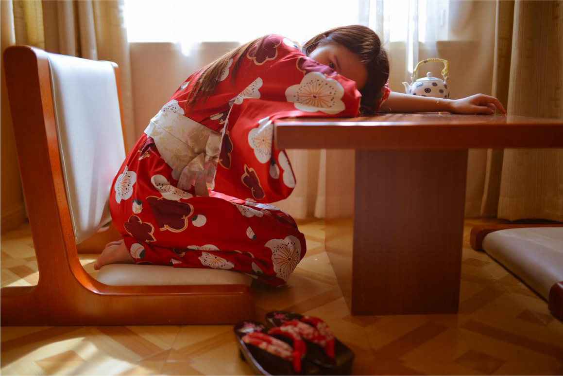紅色日式白花和服美腿肥穴 上部