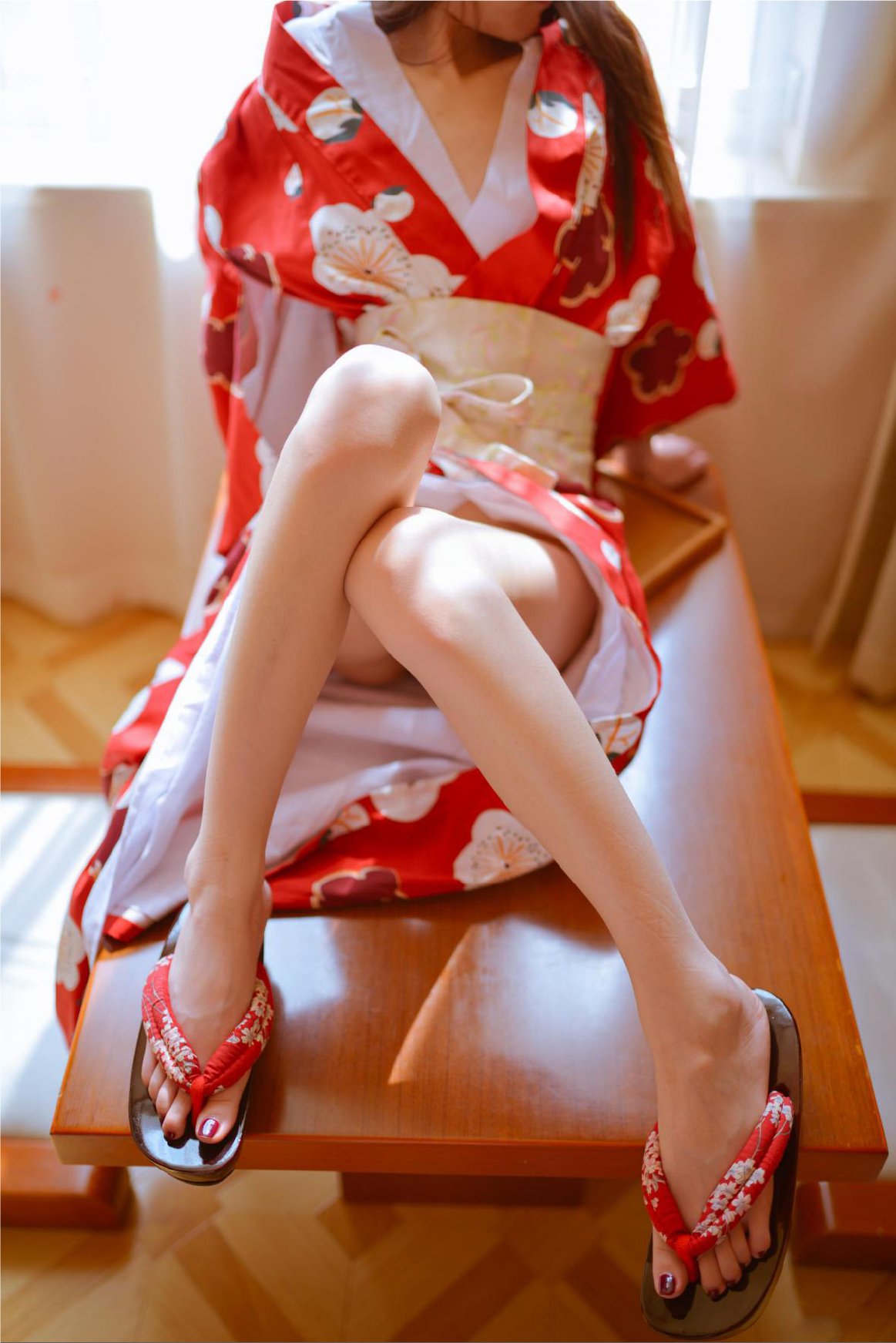 紅色日式白花和服美腿肥穴 上部