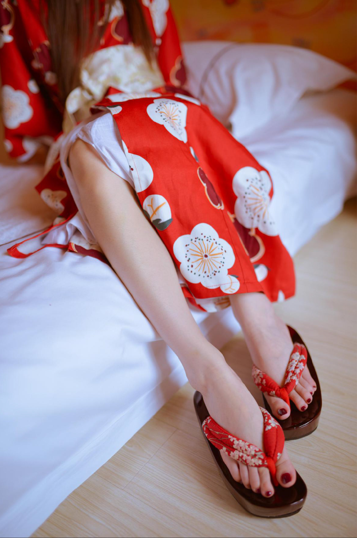 紅色日式白花和服美腿肥穴 上部