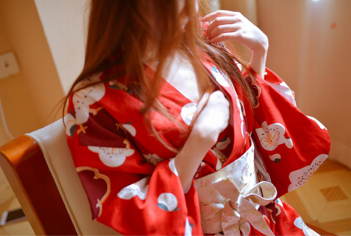 紅色日式白花和服美腿肥穴 上部