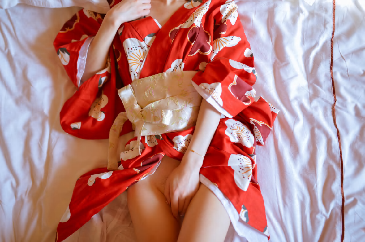 紅色日式白花和服美腳捆綁 下部