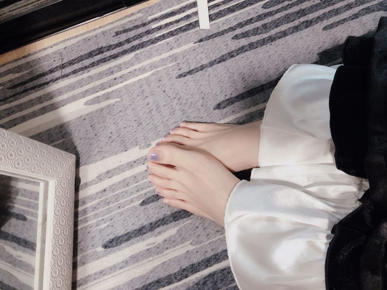 光滑白嫩的小腳丫要不要嘗一下