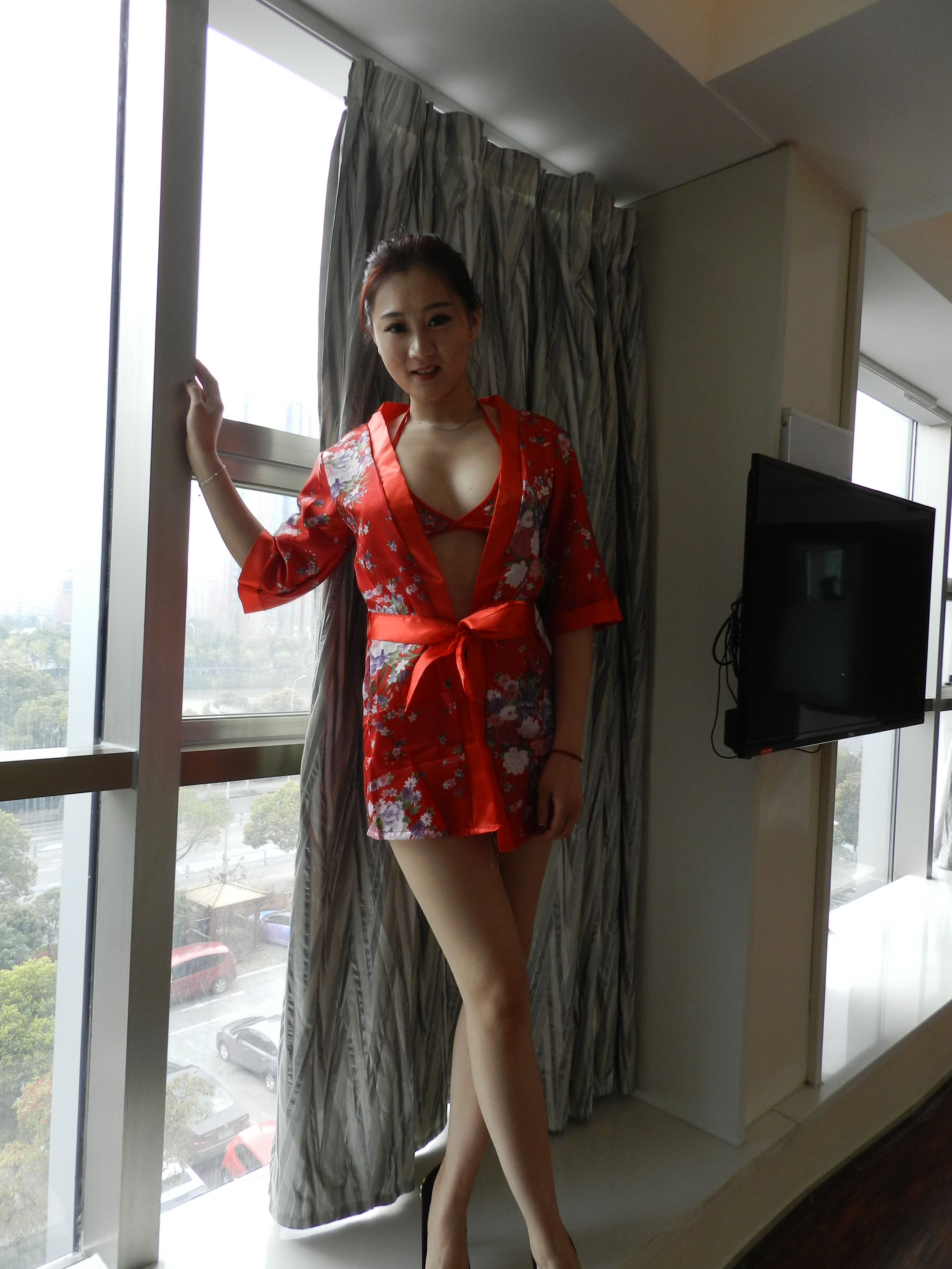 風騷大長腿小姐姐小諾
