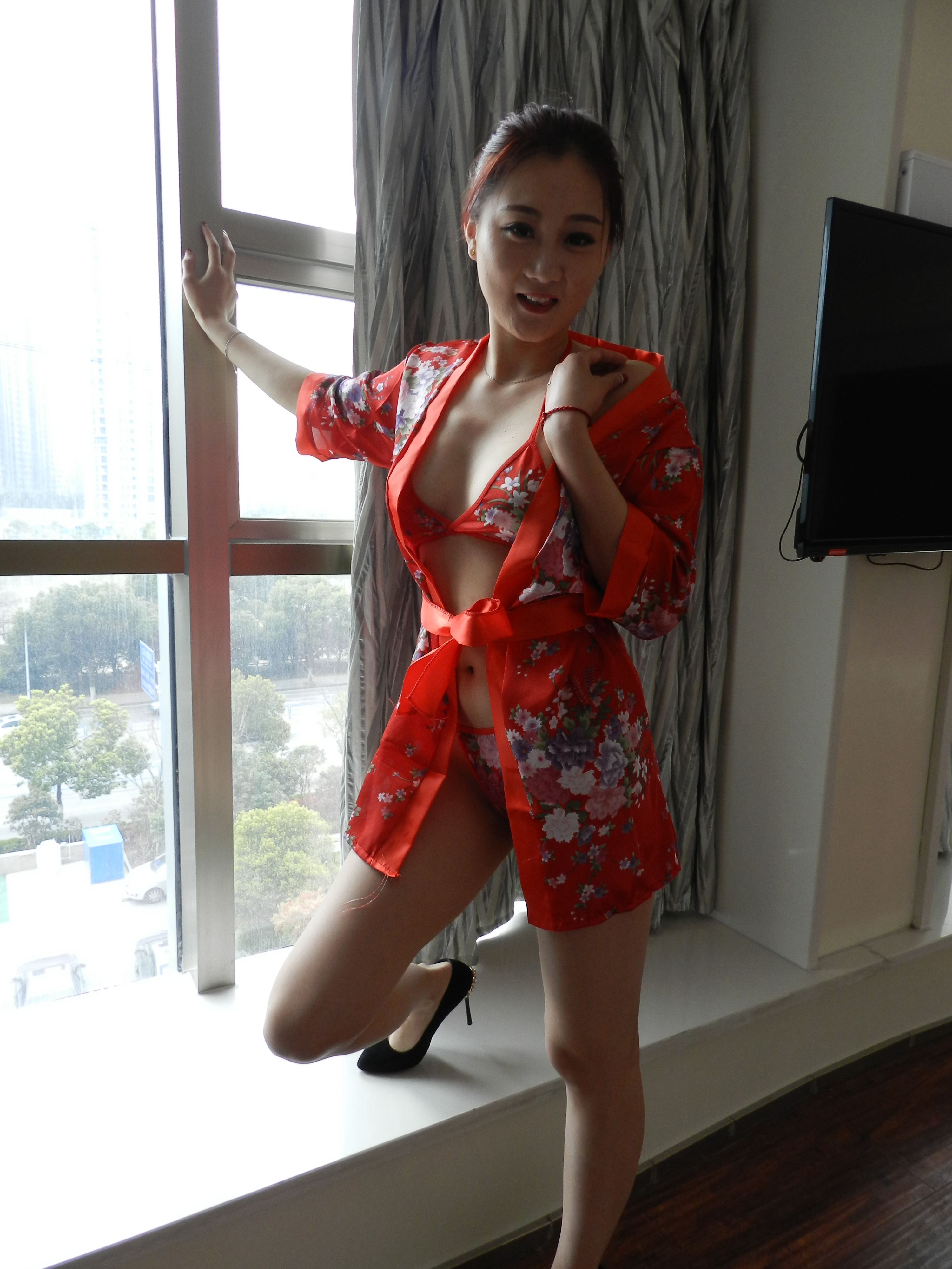 風騷大長腿小姐姐小諾