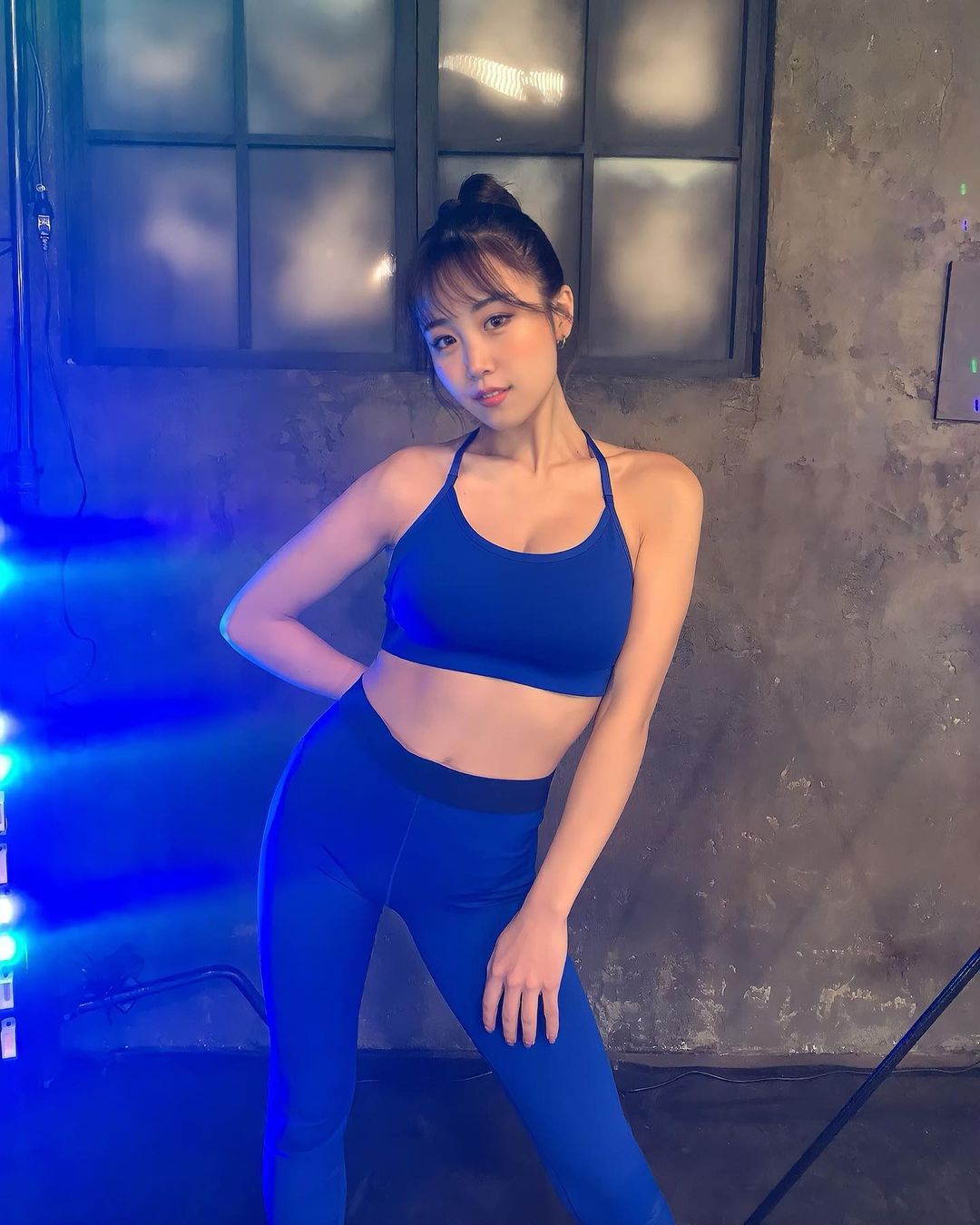 楚楚動人的妹子眼睛水汪汪的