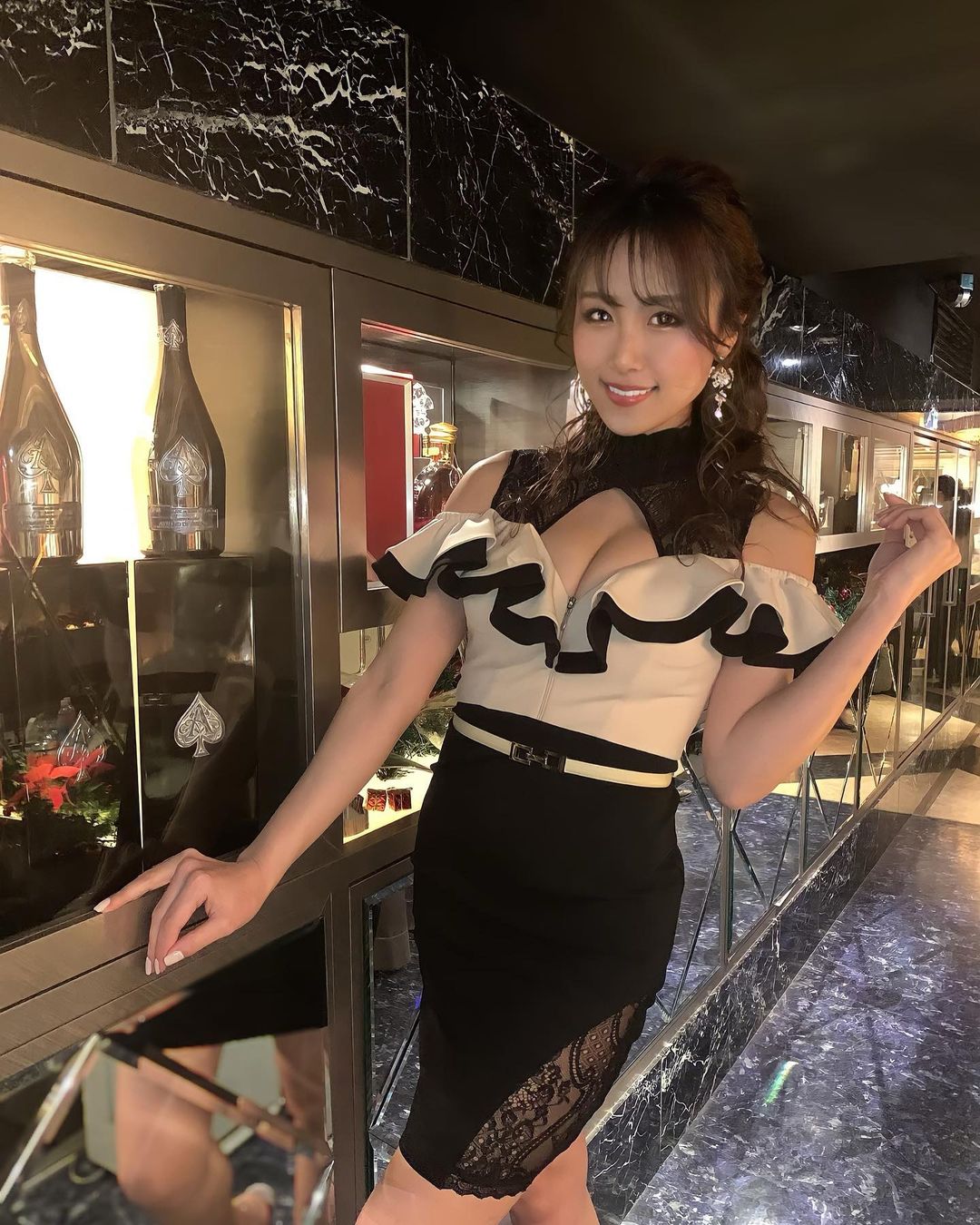 楚楚動人的妹子眼睛水汪汪的
