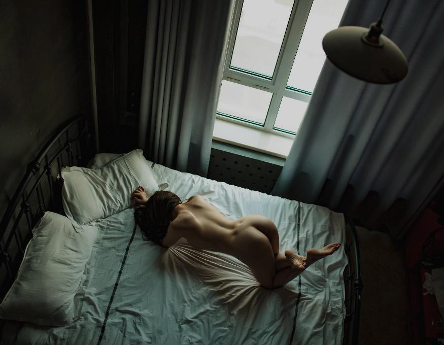 攝影師捕捉模仿歐美女神的模特一枚