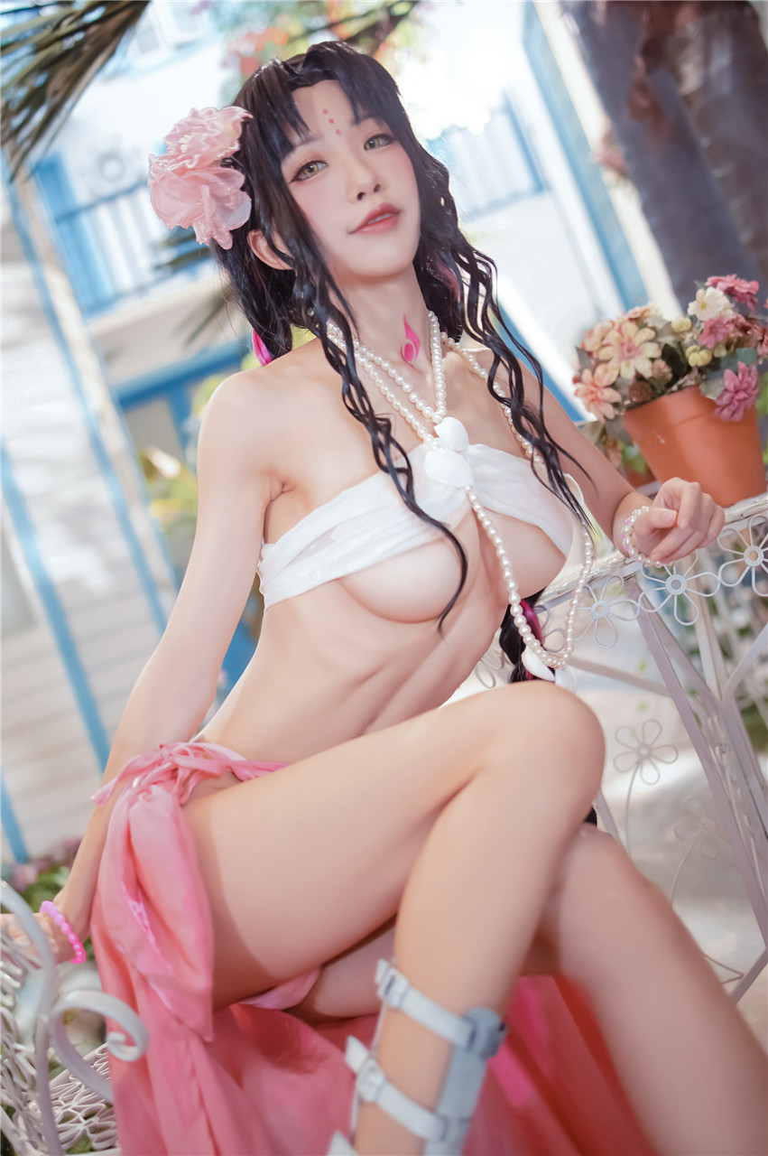 性感巨乳妖姬雙眼勾魂