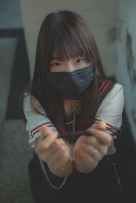 蘿莉系列.狗籠調(diào)教攝影作品
