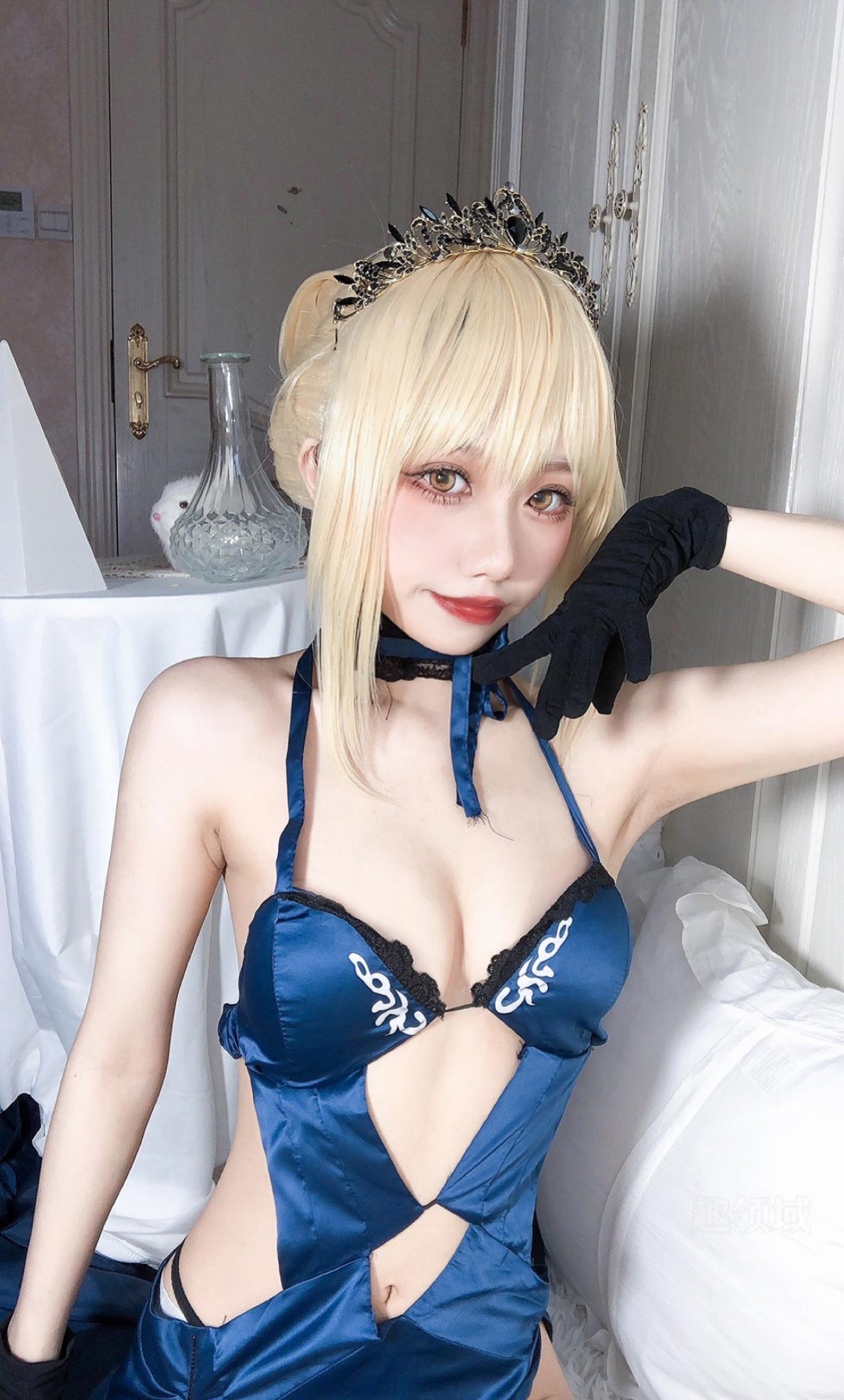 藍色情趣內衣女孩的誘惑