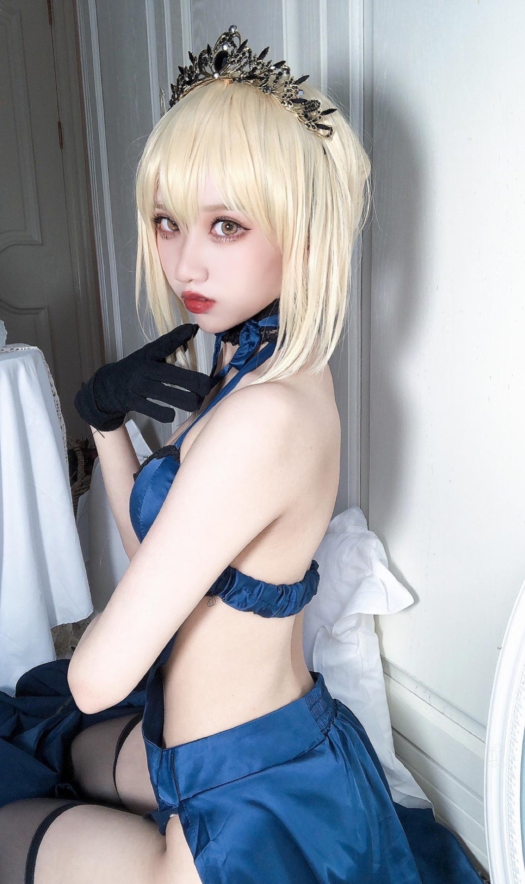 藍色情趣內衣女孩的誘惑