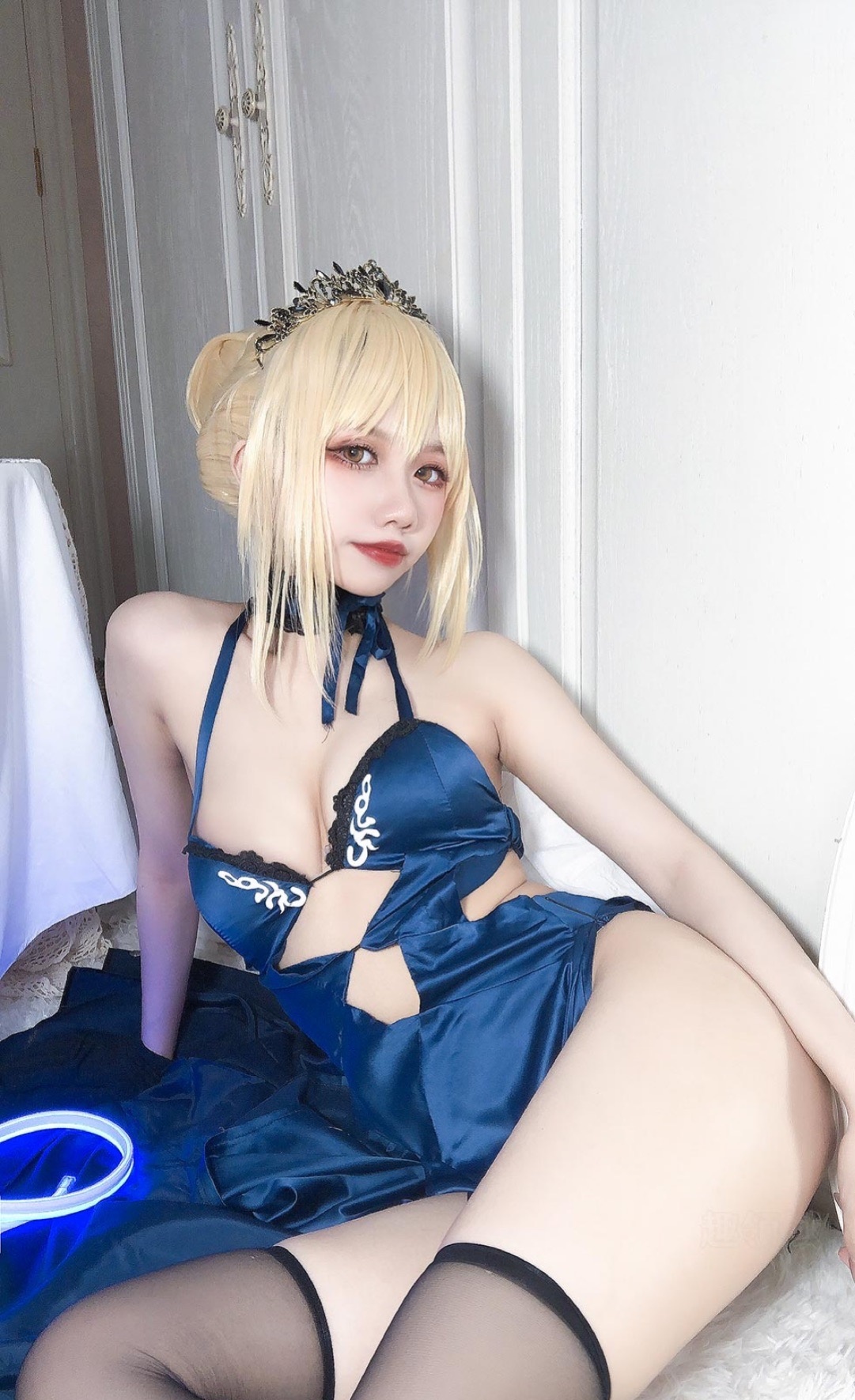藍色情趣內衣女孩的誘惑