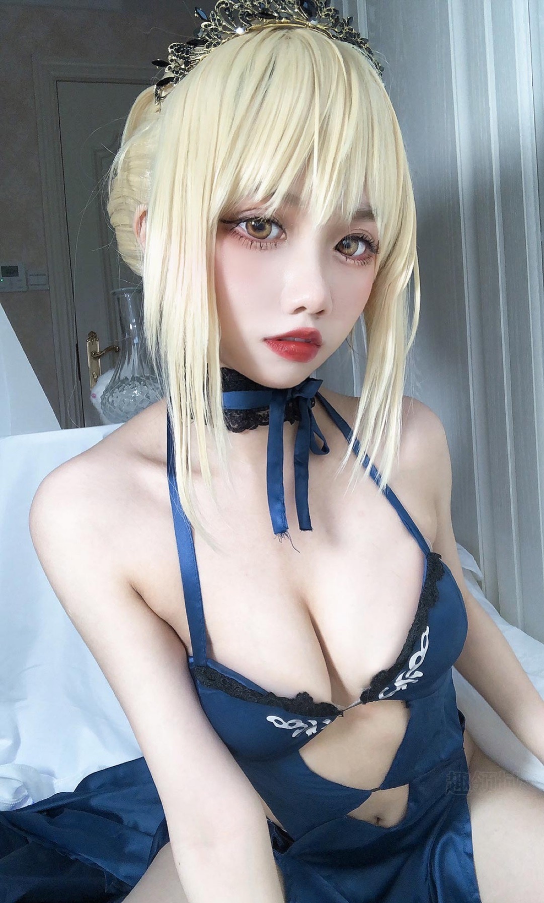 藍色情趣內衣女孩的誘惑