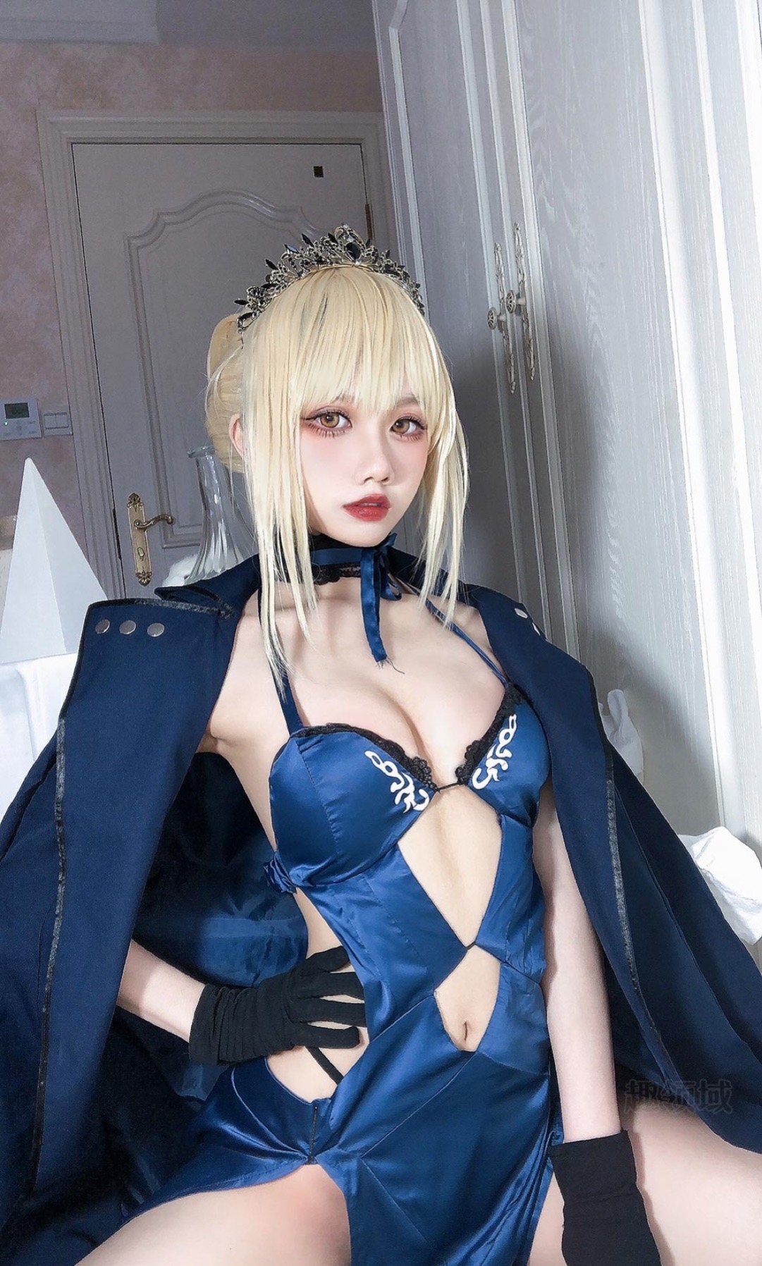 藍色情趣內衣女孩的誘惑