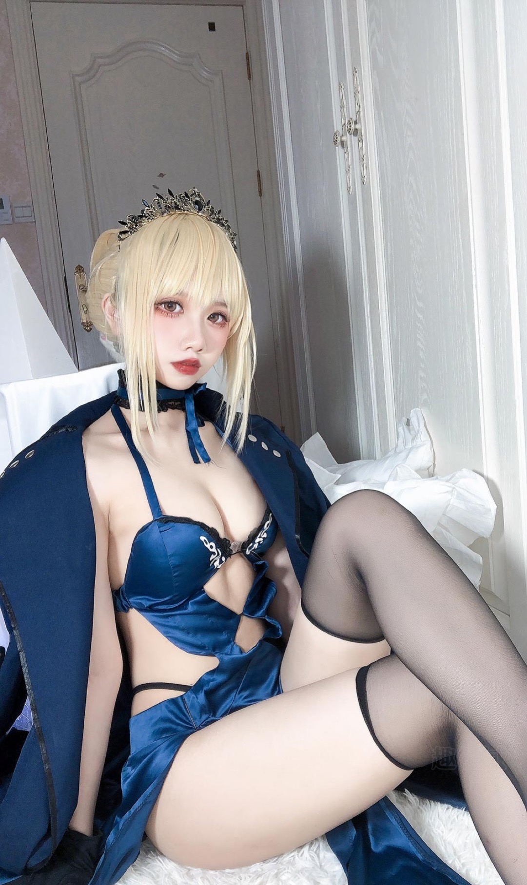 藍色情趣內衣女孩的誘惑