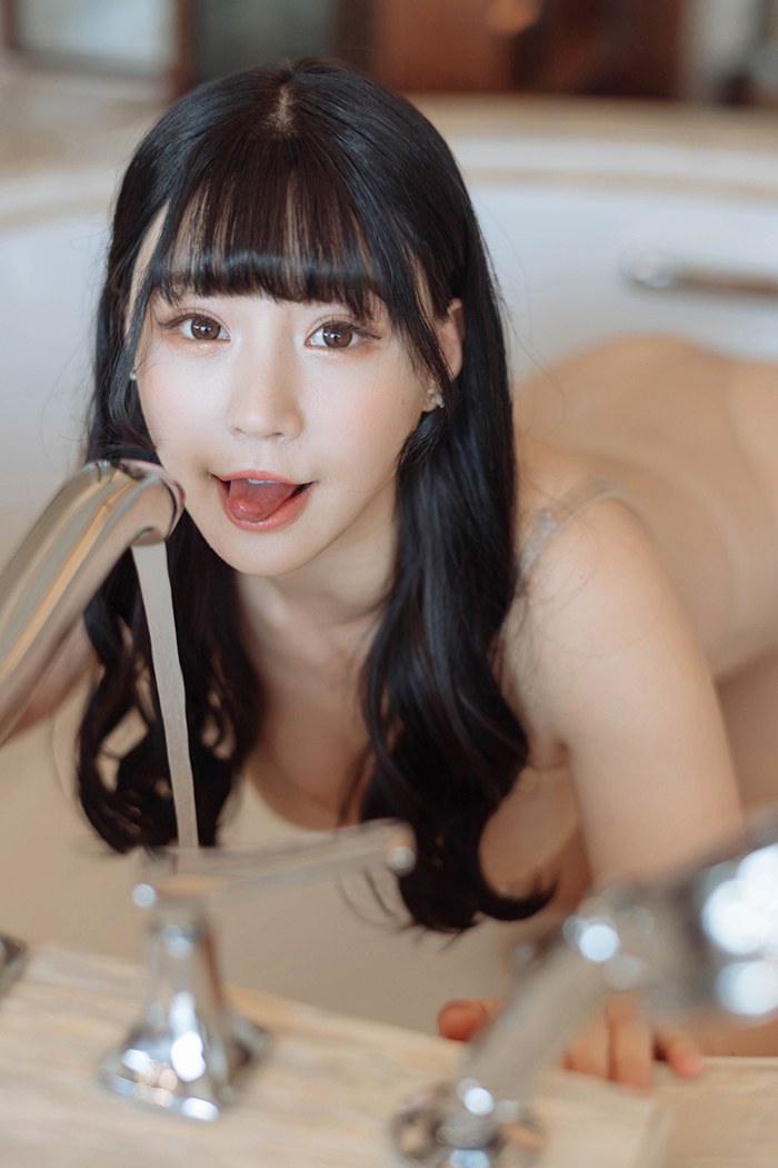鄰家長發可愛小妹朱可兒連體絲襪性感露出