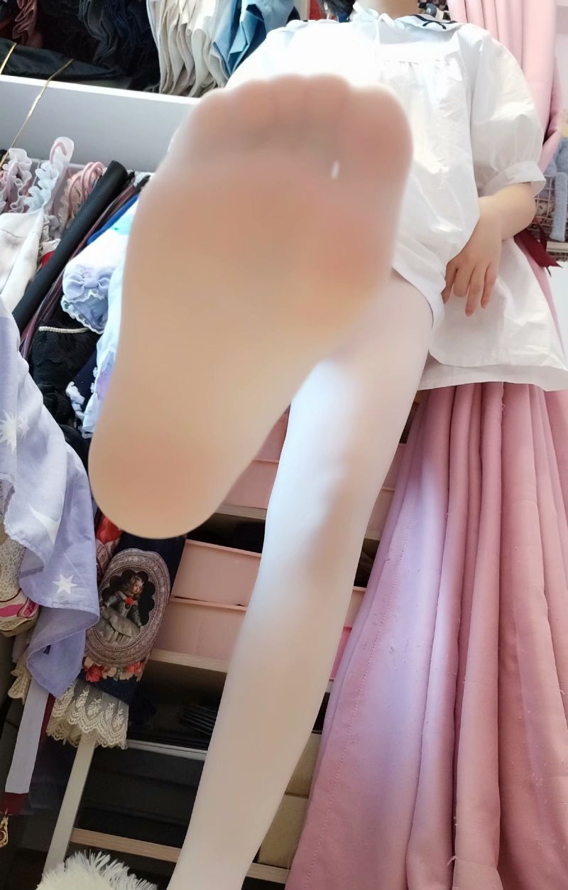 賣弄腳丫的女孩