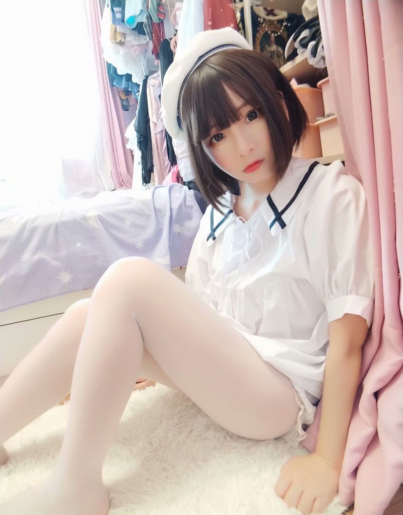 賣弄腳丫的女孩