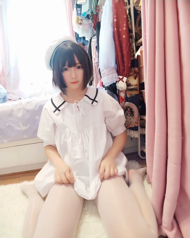 賣弄腳丫的女孩