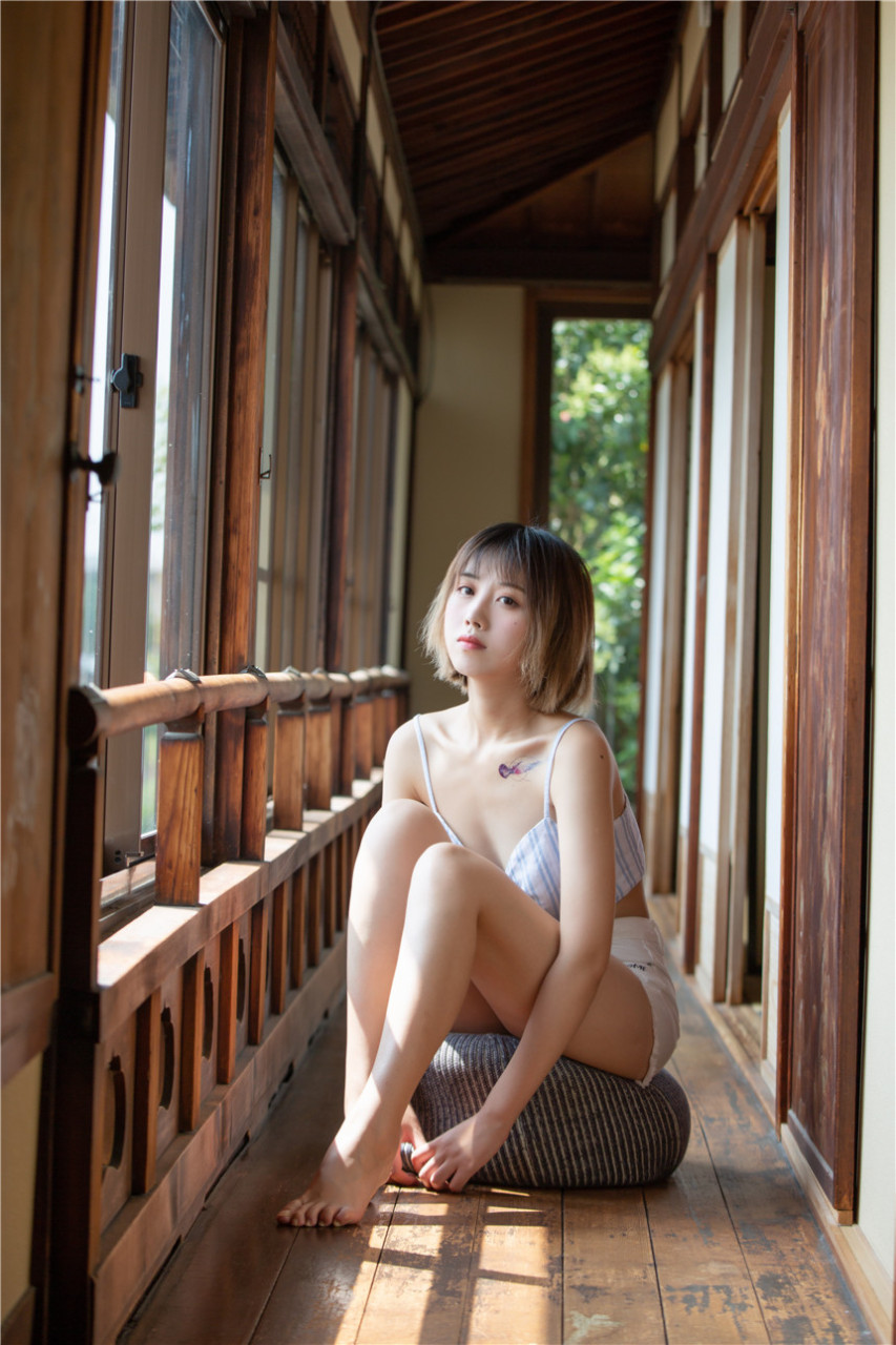 清純少女美麗私房照