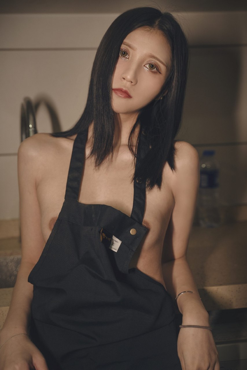 大胸廚娘
