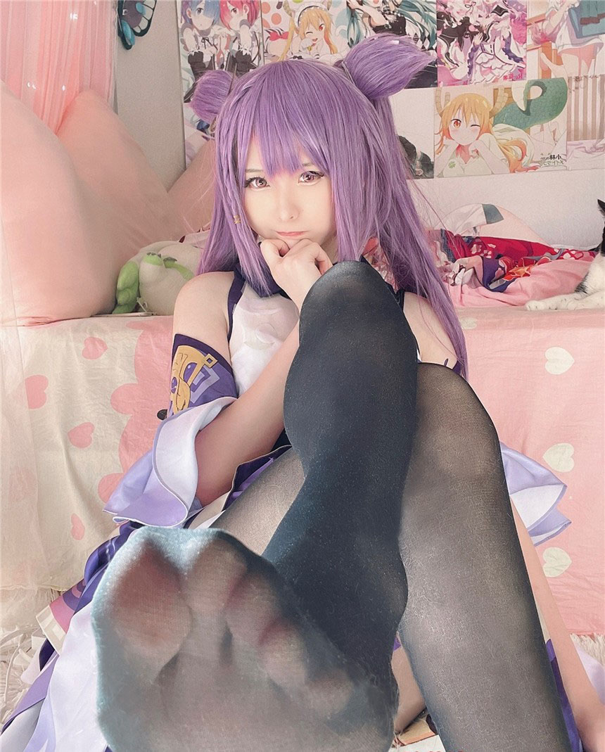 角色扮演的可愛女孩、好想把OK蹦撕下來