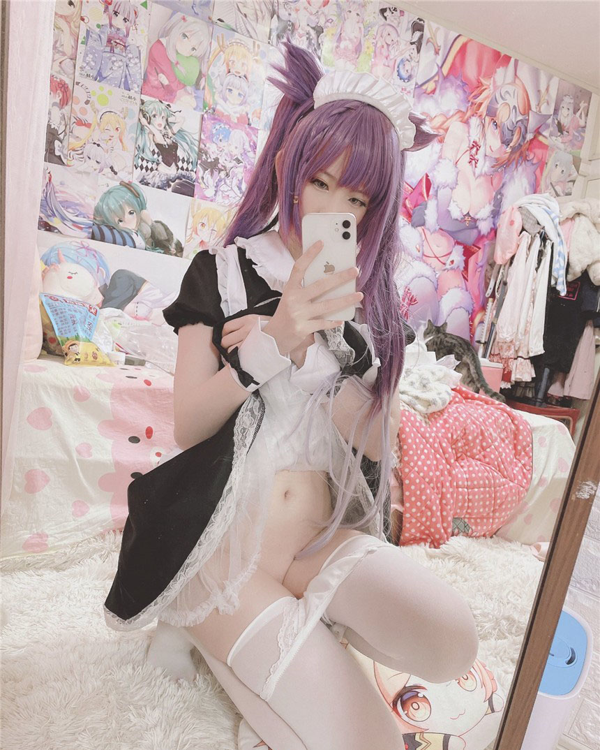 角色扮演的可愛女孩、好想把OK蹦撕下來