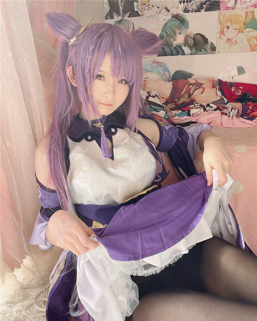 角色扮演的可愛女孩、好想把OK蹦撕下來