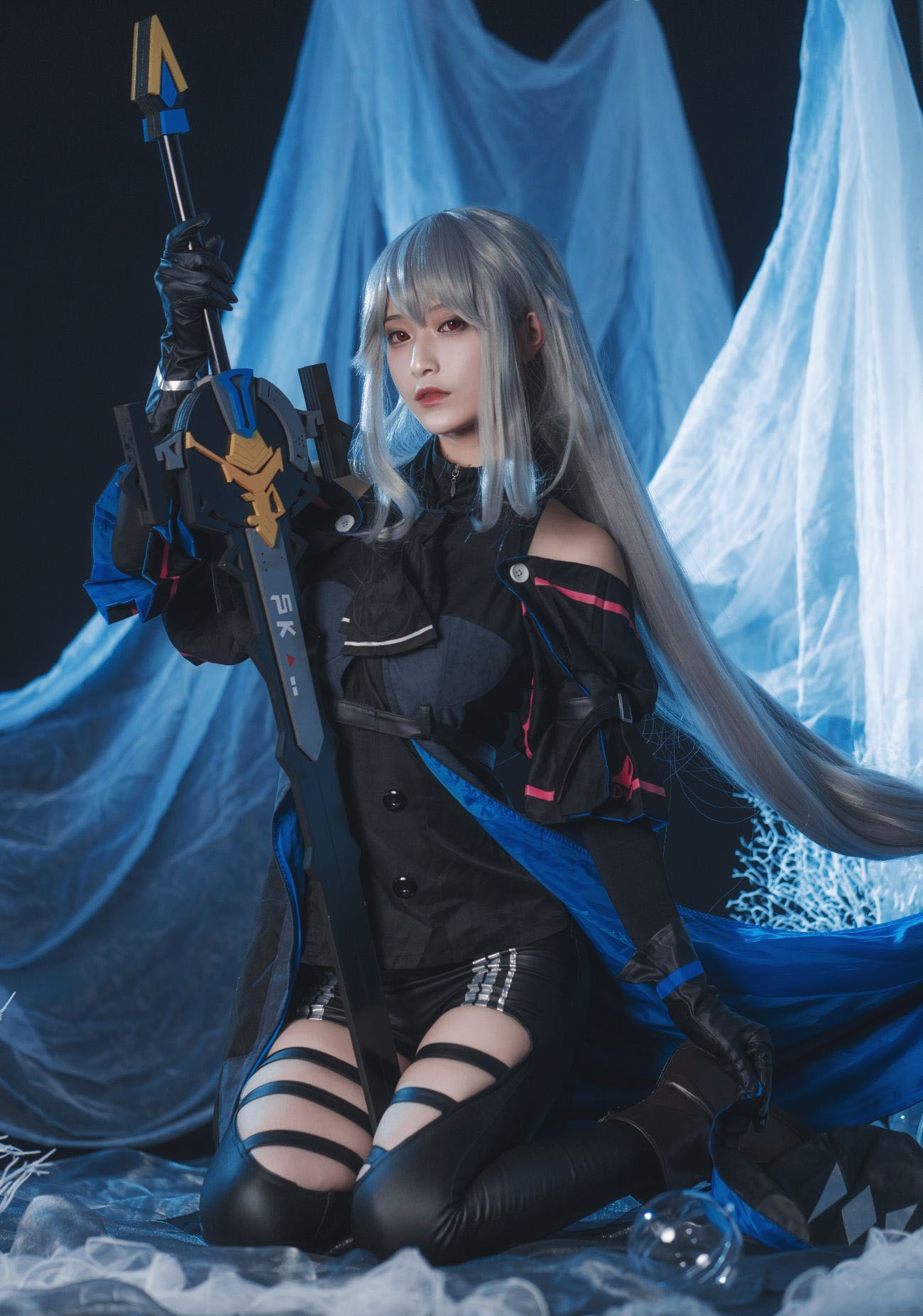 美女戰士與階下囚? 鐵板燒鬼舞w 斯卡蒂
