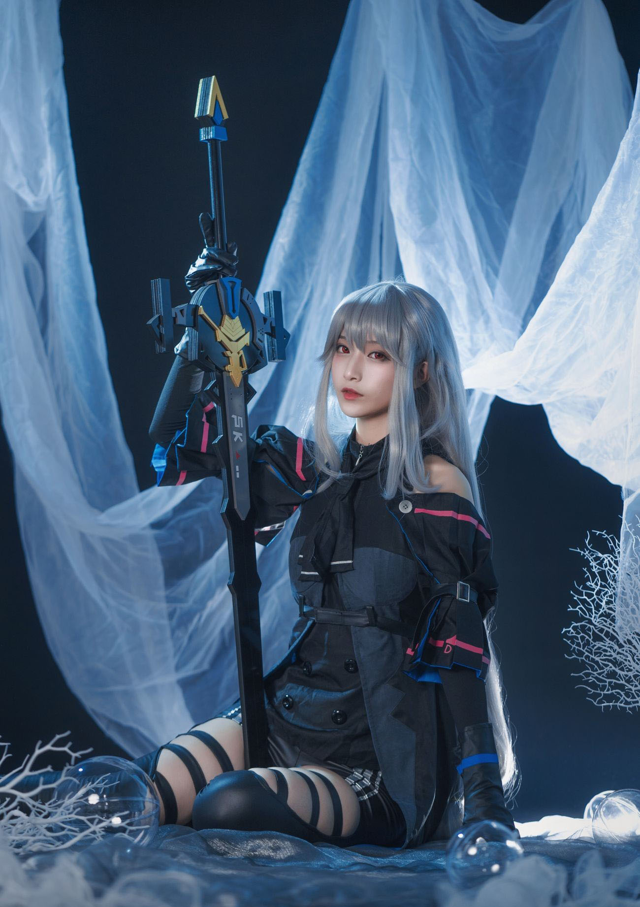 美女戰士與階下囚? 鐵板燒鬼舞w 斯卡蒂