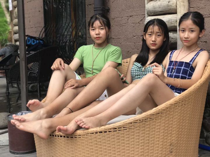 誘人美女的鮮嫩美腳