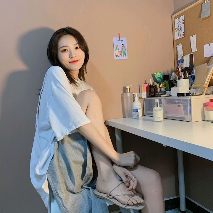 誘人美女的鮮嫩美腳