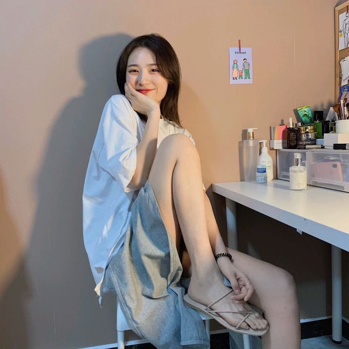 誘人美女的鮮嫩美腳