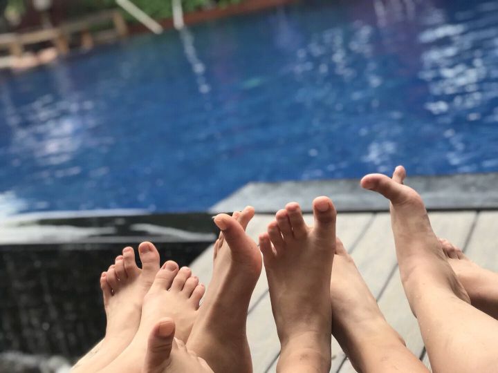 誘人美女的鮮嫩美腳