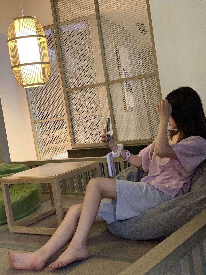誘人美女的鮮嫩美腳