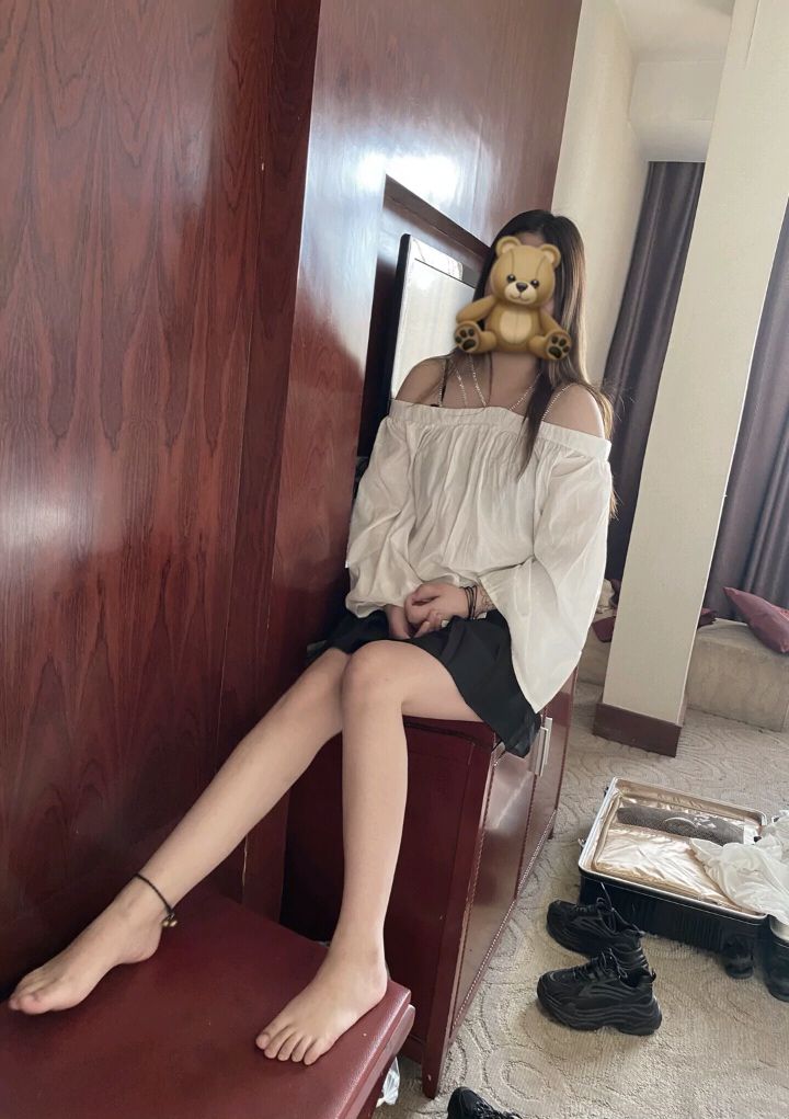 誘人美女的鮮嫩美腳