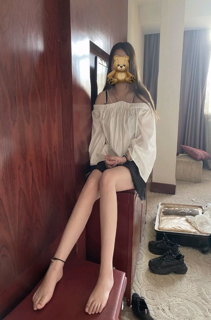 誘人美女的鮮嫩美腳