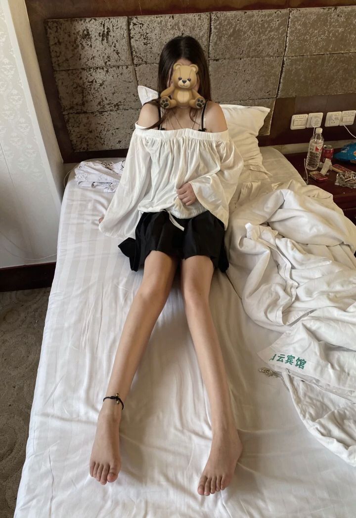 誘人美女的鮮嫩美腳