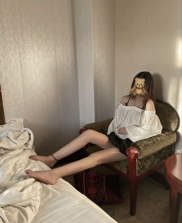 誘人美女的鮮嫩美腳