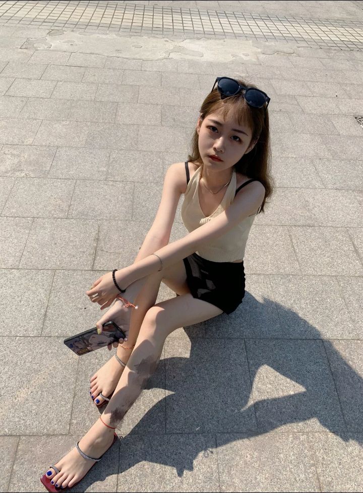 誘人美女的鮮嫩美腳