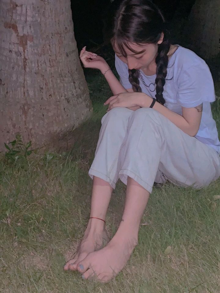 誘人美女的鮮嫩美腳