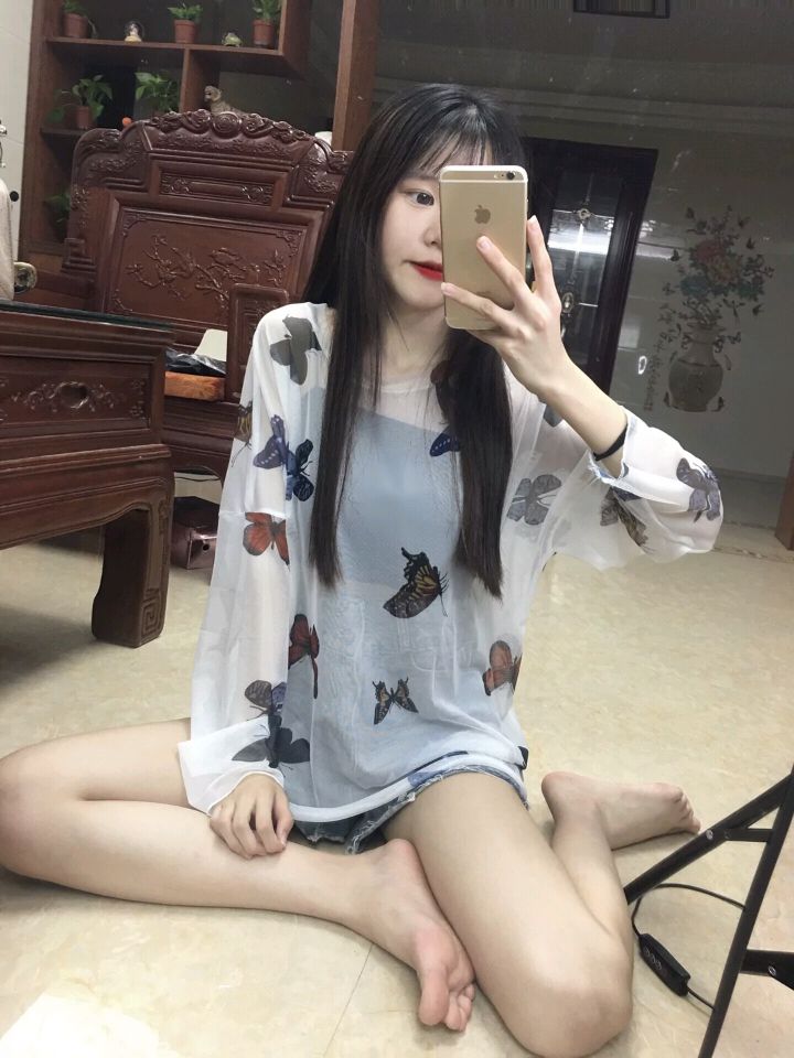 誘人美女的鮮嫩美腳