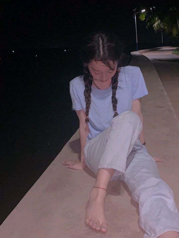 誘人美女的鮮嫩美腳