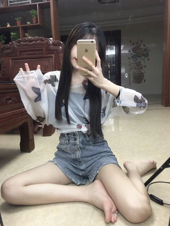 誘人美女的鮮嫩美腳