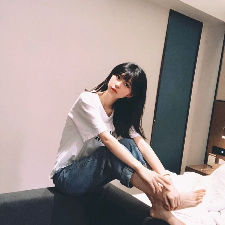 誘人美女的鮮嫩美腳