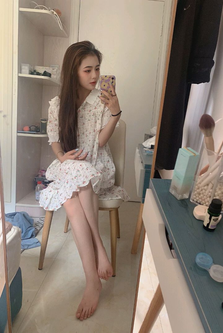 誘人美女的鮮嫩美腳