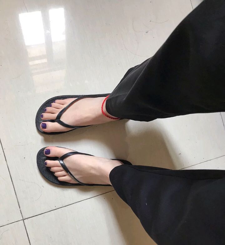 誘人美女的鮮嫩美腳