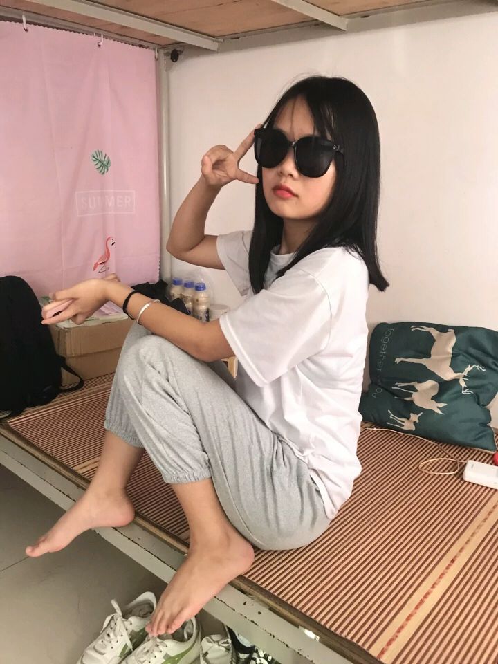 嬌艷欲滴 令人眼饞的美足肉足